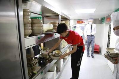 成都食藥監(jiān)部門對(duì)小龍坎餐飲管理開展調(diào)查
